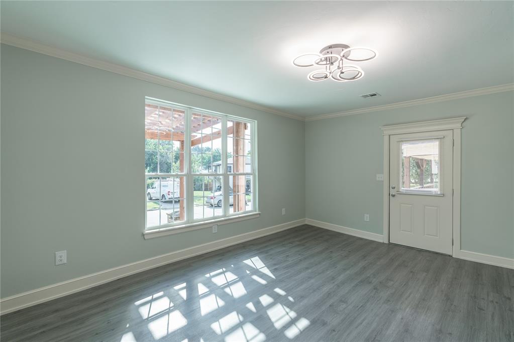 1137 N Brauer Avenue Property Photo 7