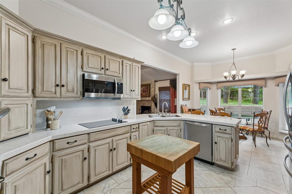 709 N Creek Drive Property Photo 10
