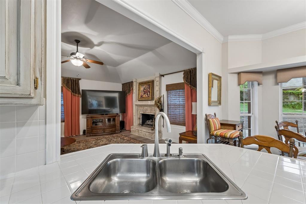 709 N Creek Drive Property Photo 13