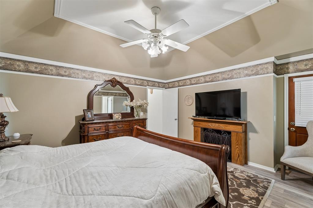 709 N Creek Drive Property Photo 18