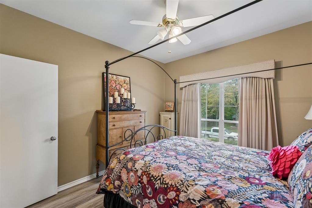 709 N Creek Drive Property Photo 23