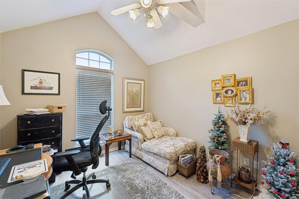 709 N Creek Drive Property Photo 33