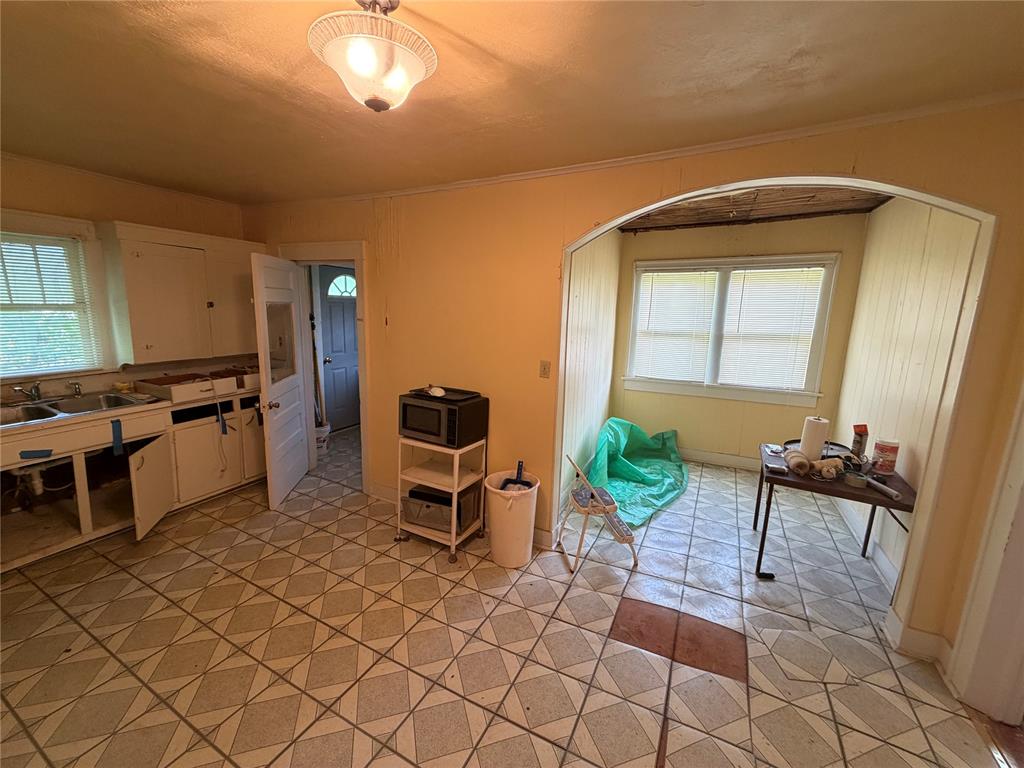 501 E Seminole Avenue Property Photo 6