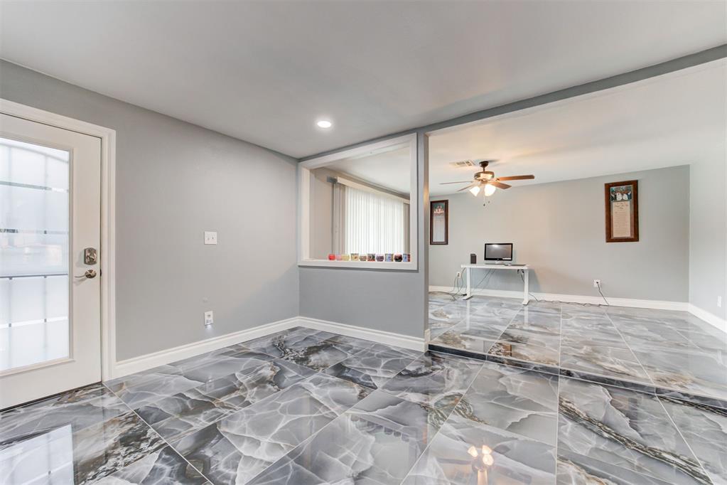 5314 N Post Road Property Photo 19
