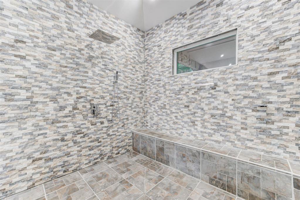 5314 N Post Road Property Photo 32