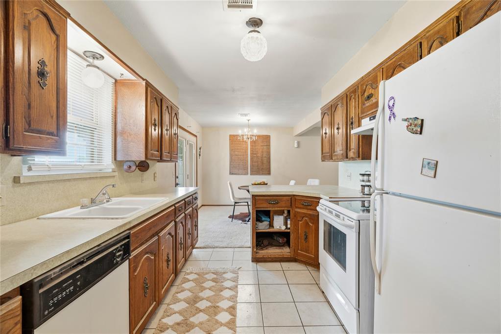 537 Sunset Drive Property Photo 10