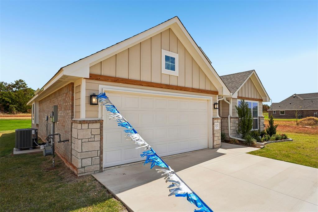 1312 Lighthorsemen Way Property Photo 2