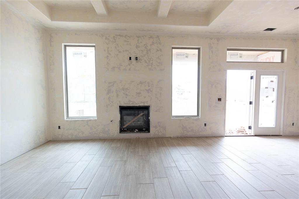 8728 Kate Crossing Property Photo 1