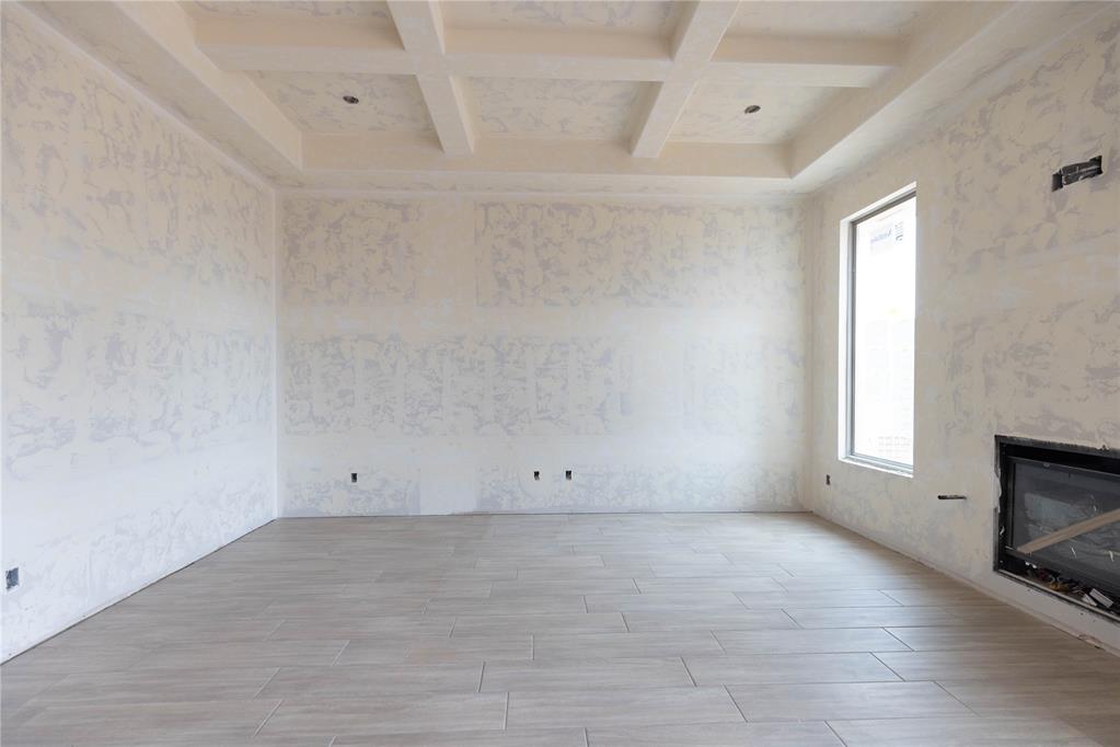 8728 Kate Crossing Property Photo 3