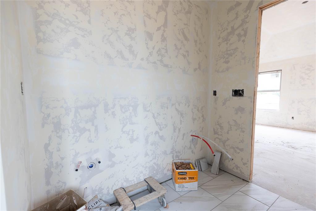 8728 Kate Crossing Property Photo 7