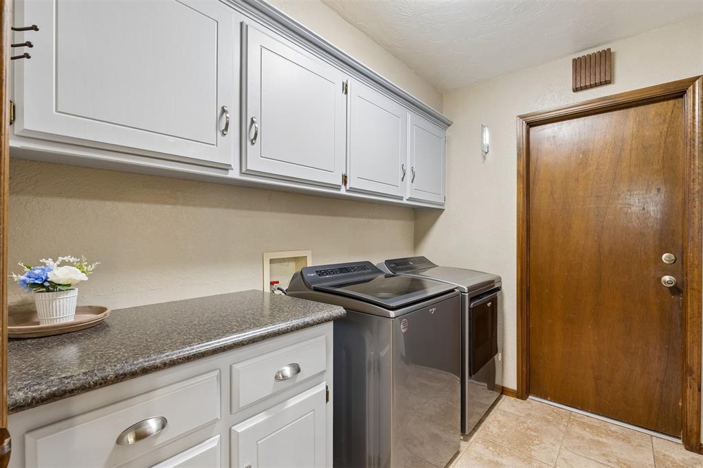 6913 Briarcreek Drive Property Photo 33