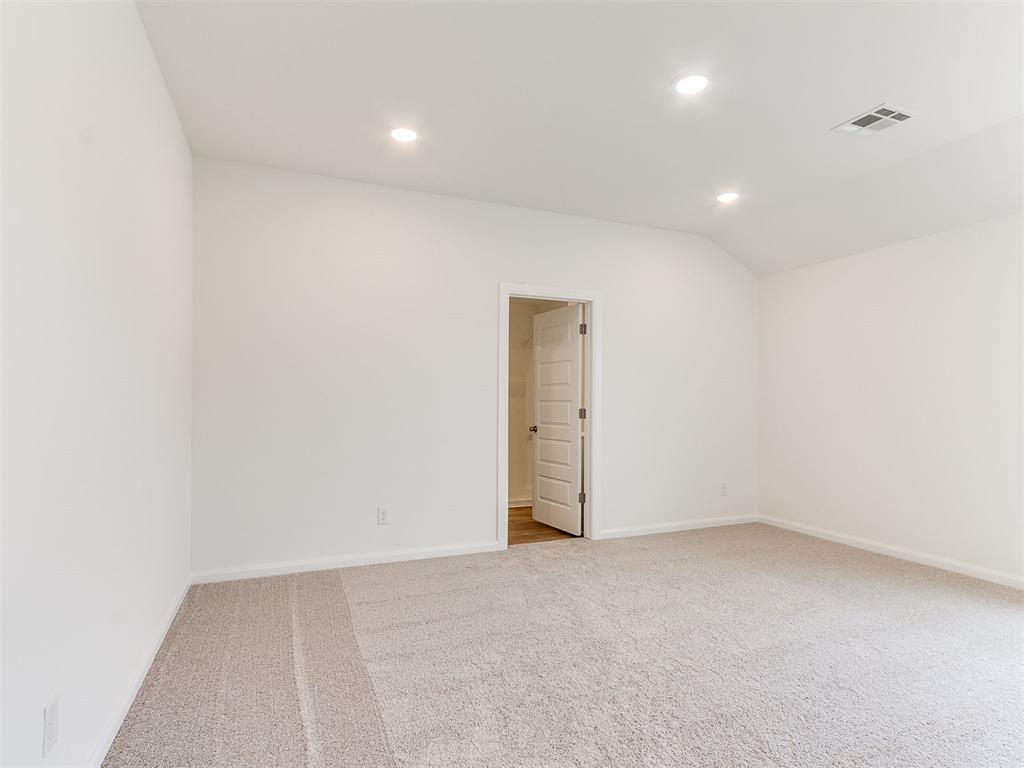 925 Hazy Brook Circle Property Photo 16