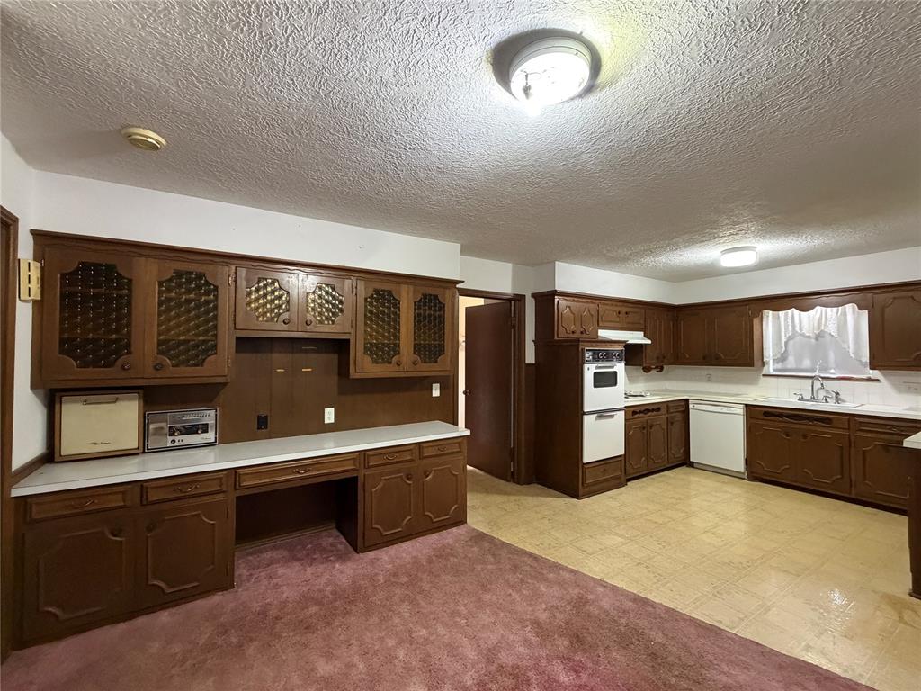 203 Elmhurst Drive Property Photo 7