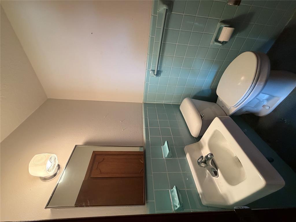203 Elmhurst Drive Property Photo 25