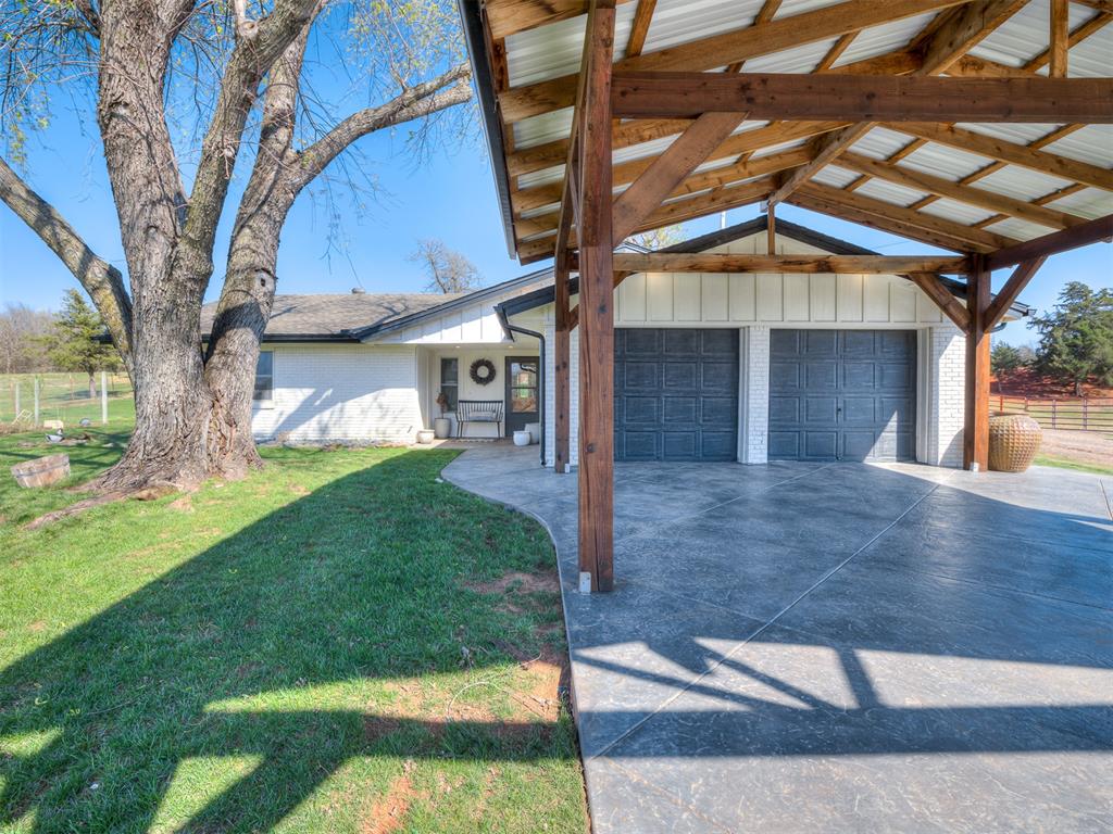 14920 N Harrah Road Property Photo 1