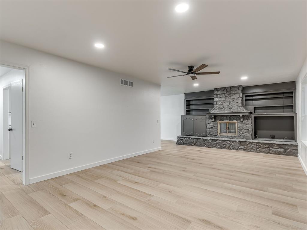 824 N Main Street Property Photo 8