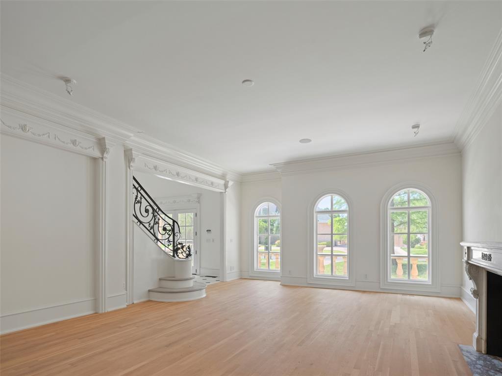 5709 Mistletoe Court Property Photo 13