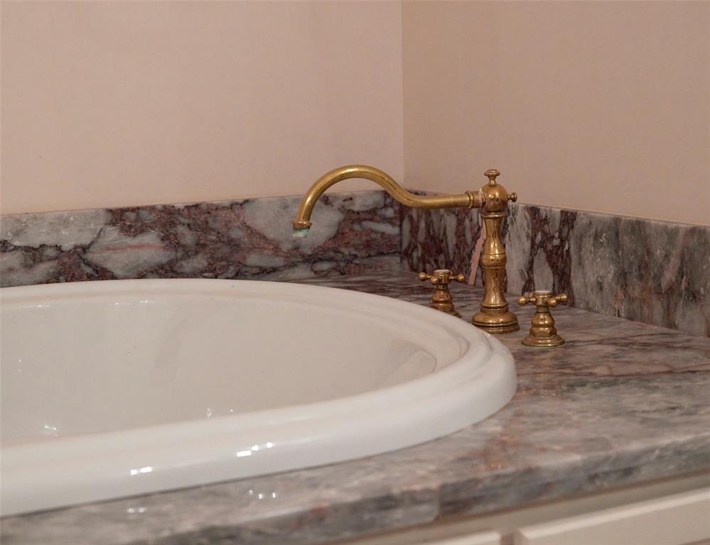 5709 Mistletoe Court Property Photo 30