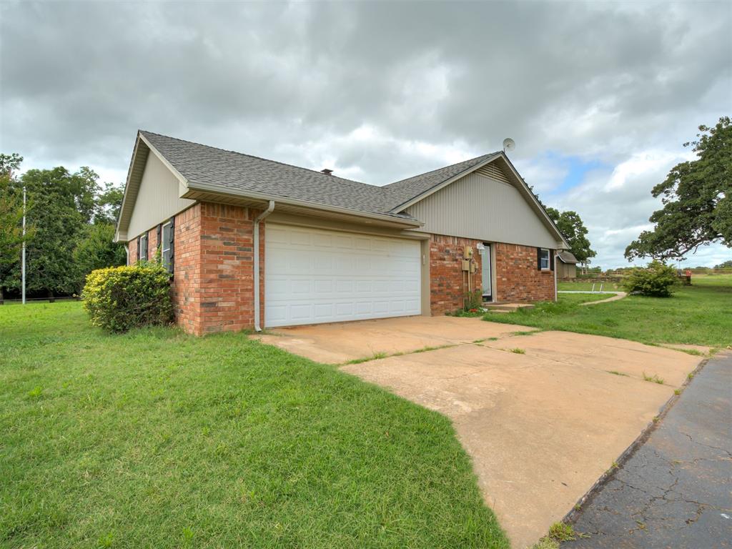 344532 E 890 Road Property Photo 6