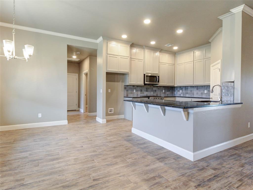 8681 Oak Tree Circle Property Photo 2