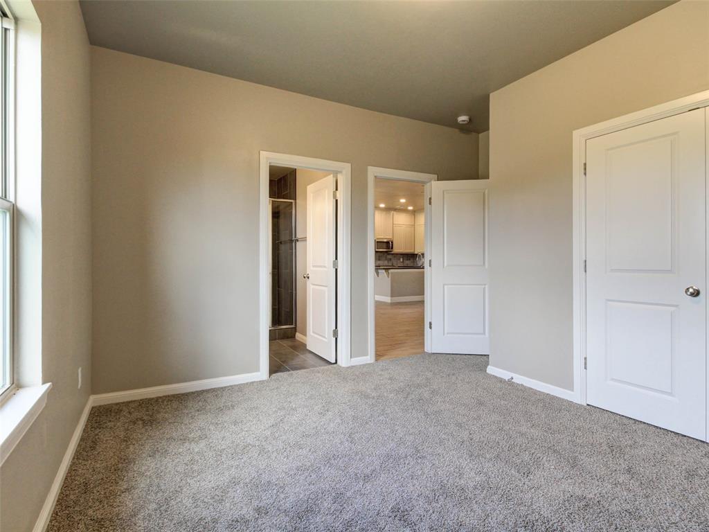 8681 Oak Tree Circle Property Photo 9