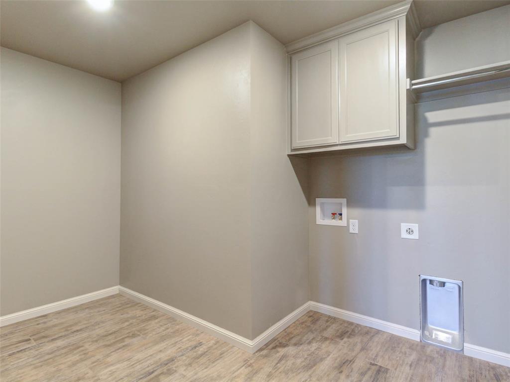 8681 Oak Tree Circle Property Photo 16