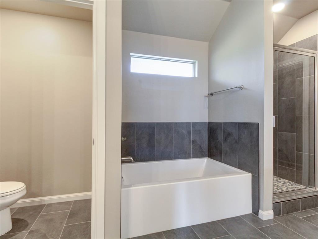 8681 Oak Tree Circle Property Photo 18