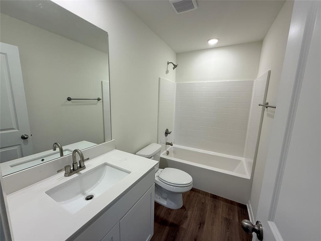 9201 Sweetwater Boulevard Property Photo 7