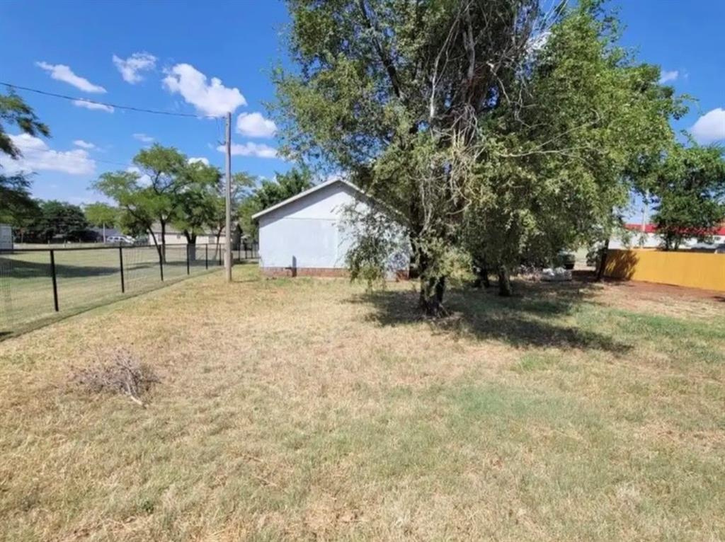 307 N Massingale Drive Property Photo 3