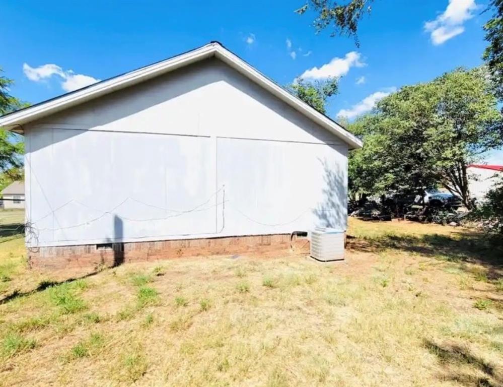 307 N Massingale Drive Property Photo 4