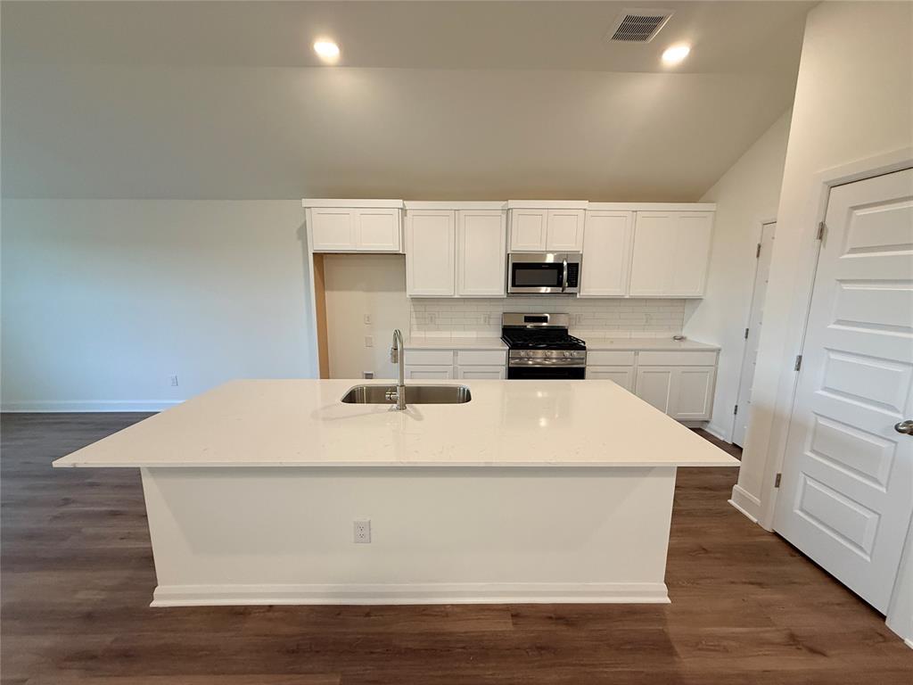 9205 Sweetwater Boulevard Property Photo 3