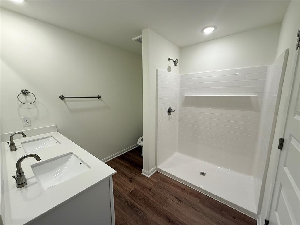 9205 Sweetwater Boulevard Property Photo 7