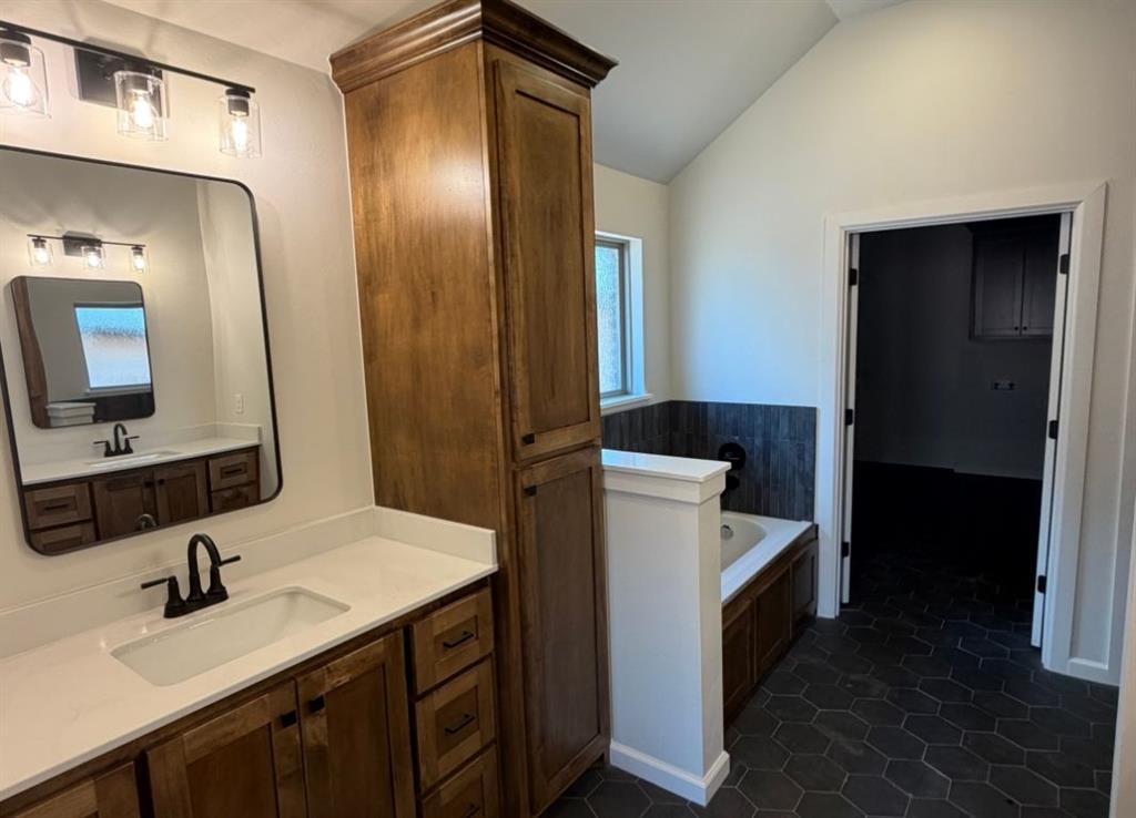 6109 Kinnick Drive Property Photo 4