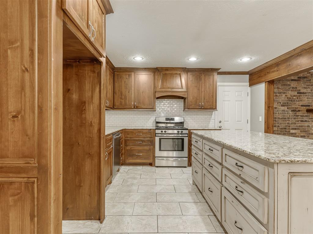 502 W Morehead Avenue Property Photo 13