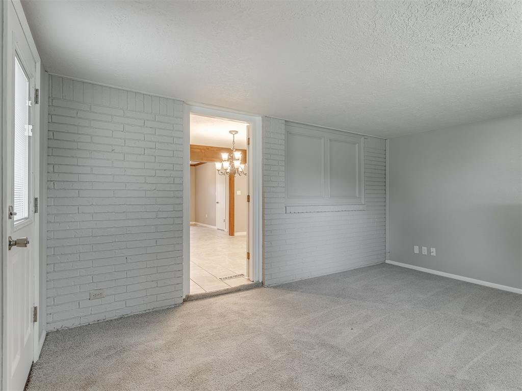 502 W Morehead Avenue Property Photo 16