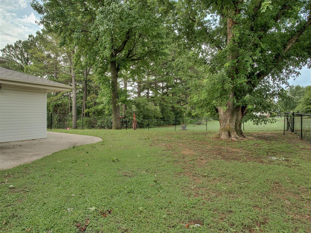 502 W Morehead Avenue Property Photo 35