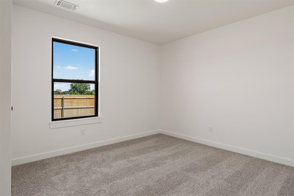 3905 Eureka Drive Property Photo 15