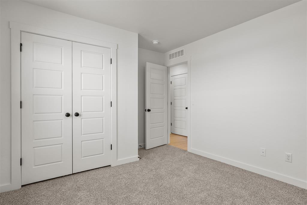 3905 Eureka Drive Property Photo 19