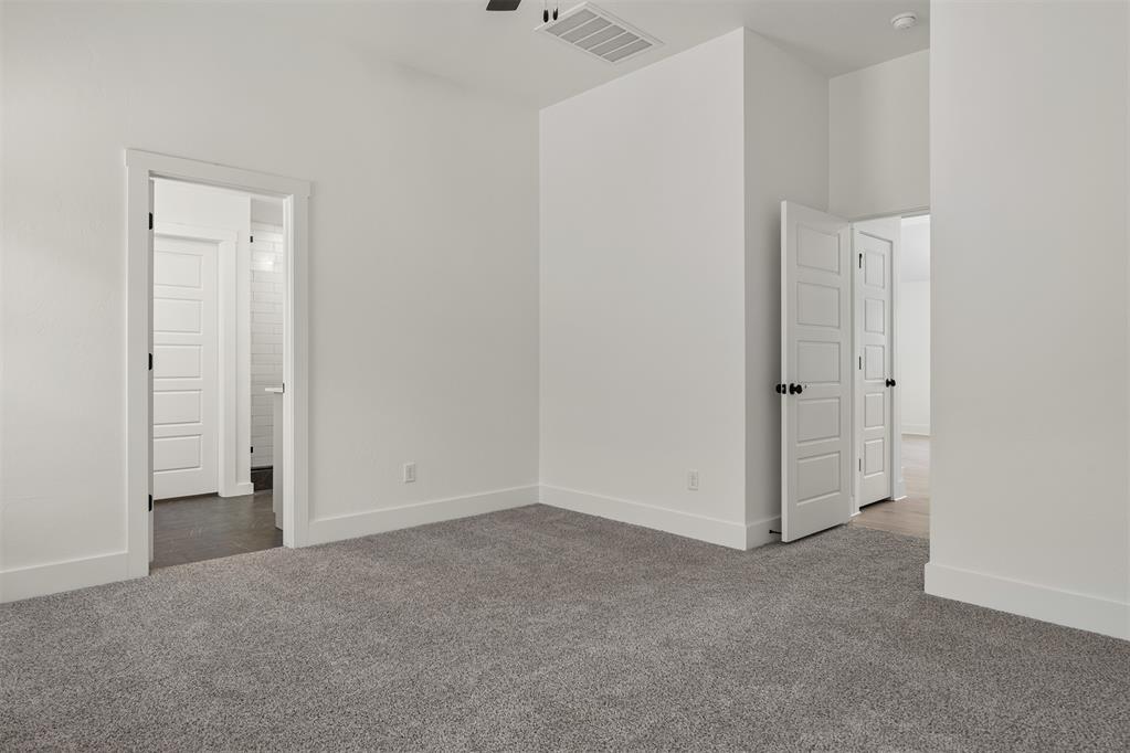 3905 Eureka Drive Property Photo 21