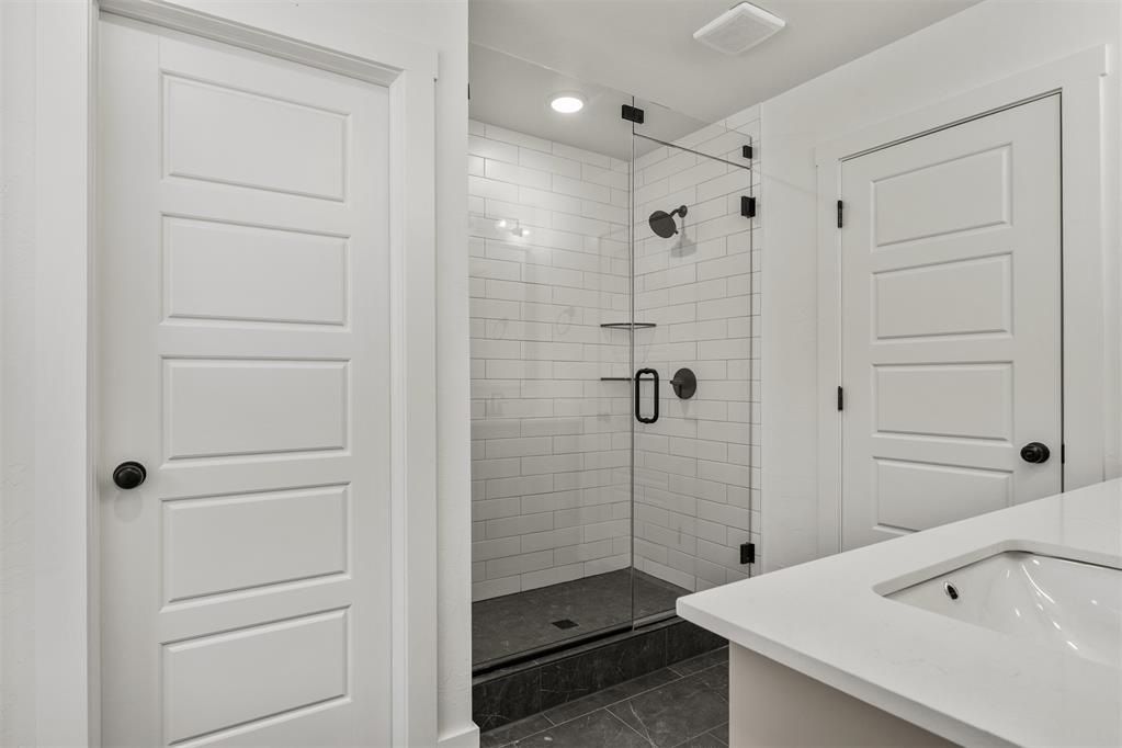 3905 Eureka Drive Property Photo 22