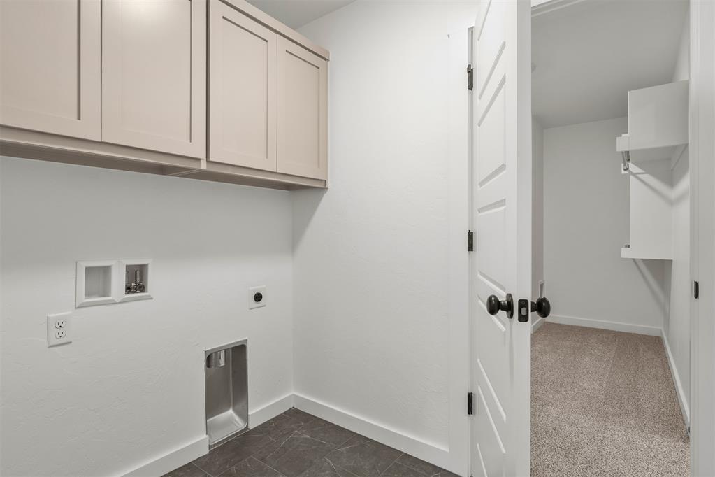 3905 Eureka Drive Property Photo 28