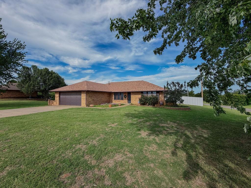 924 N Aspen Avenue Property Photo 1