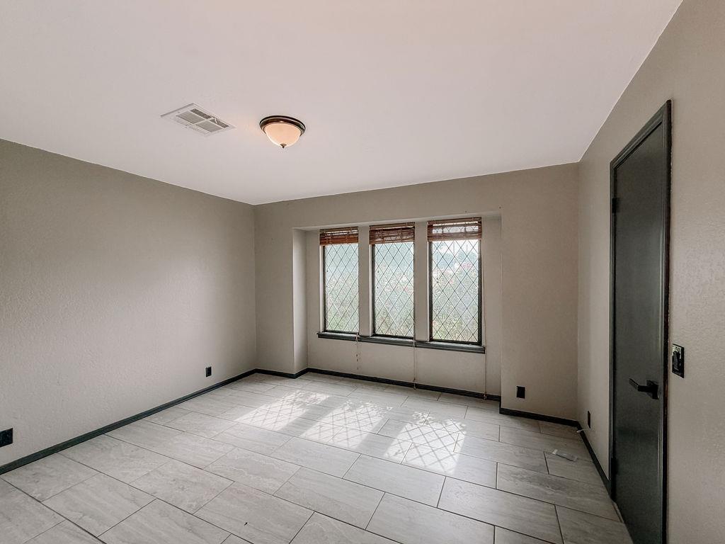 924 N Aspen Avenue Property Photo 21