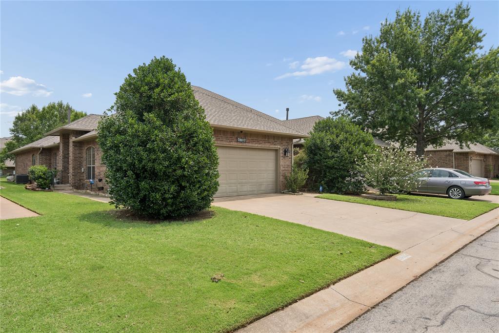 16104 Vintage Court Property Photo 2