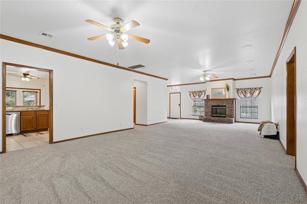 16104 Vintage Court Property Photo 4