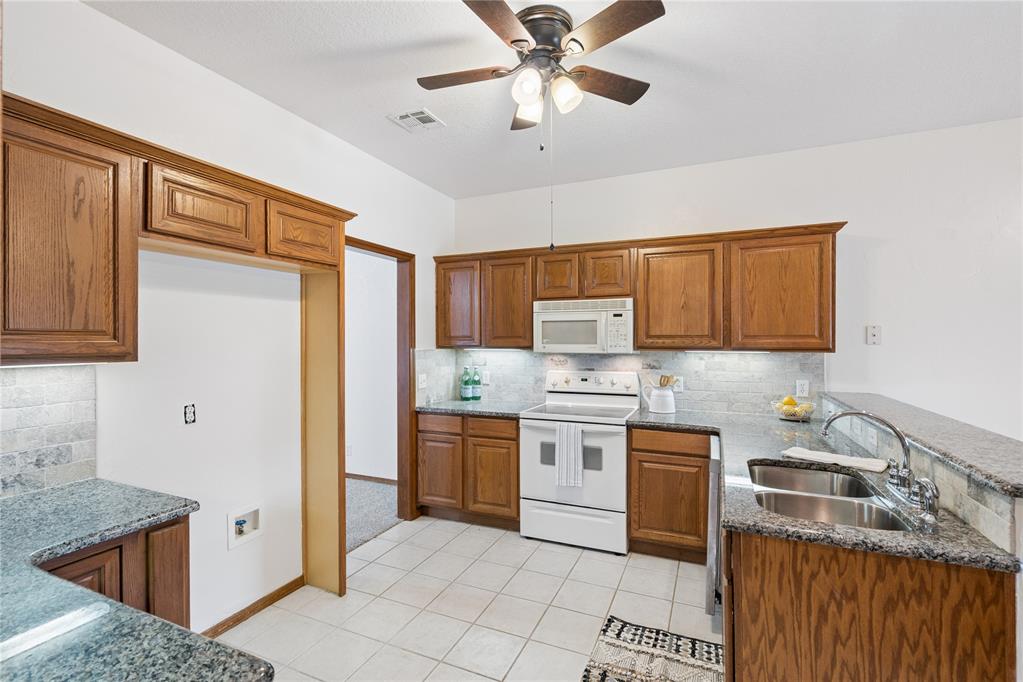 16104 Vintage Court Property Photo 16