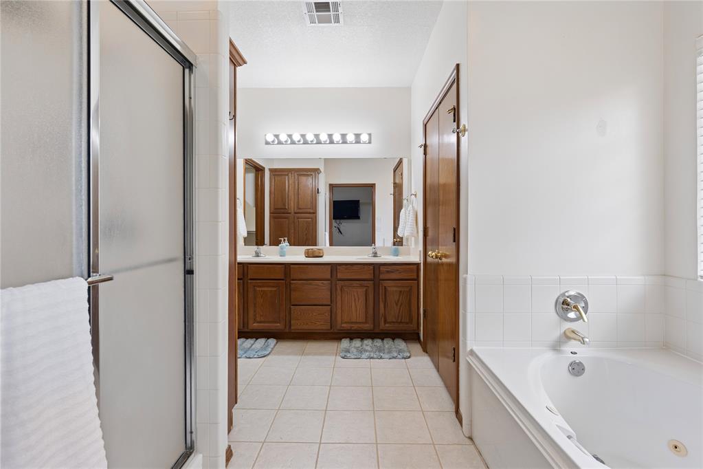 16104 Vintage Court Property Photo 32