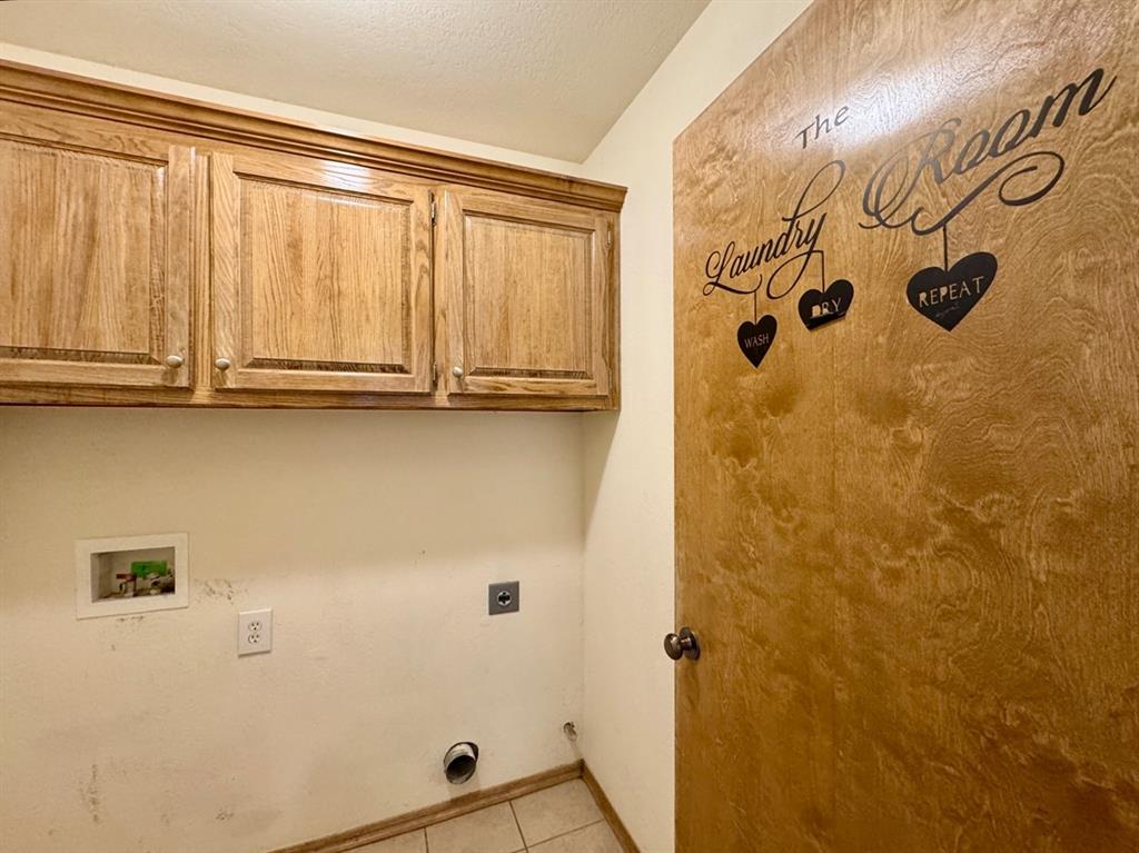 8221 Greer Way Property Photo 5