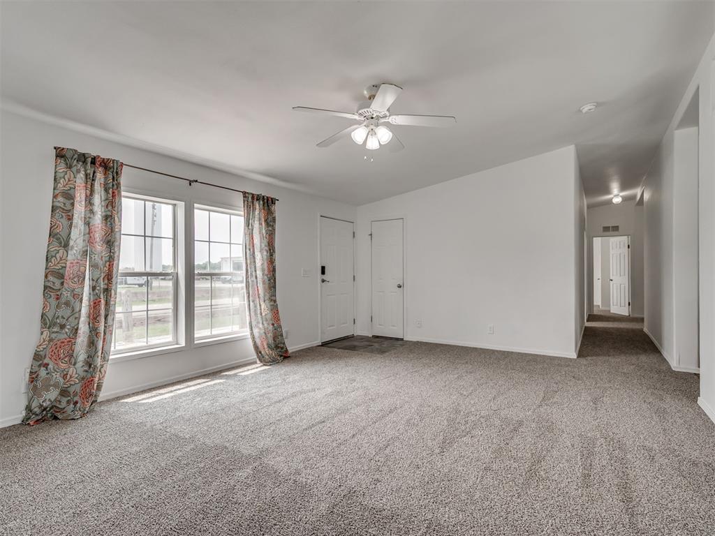 206 N Pine Street Property Photo 4