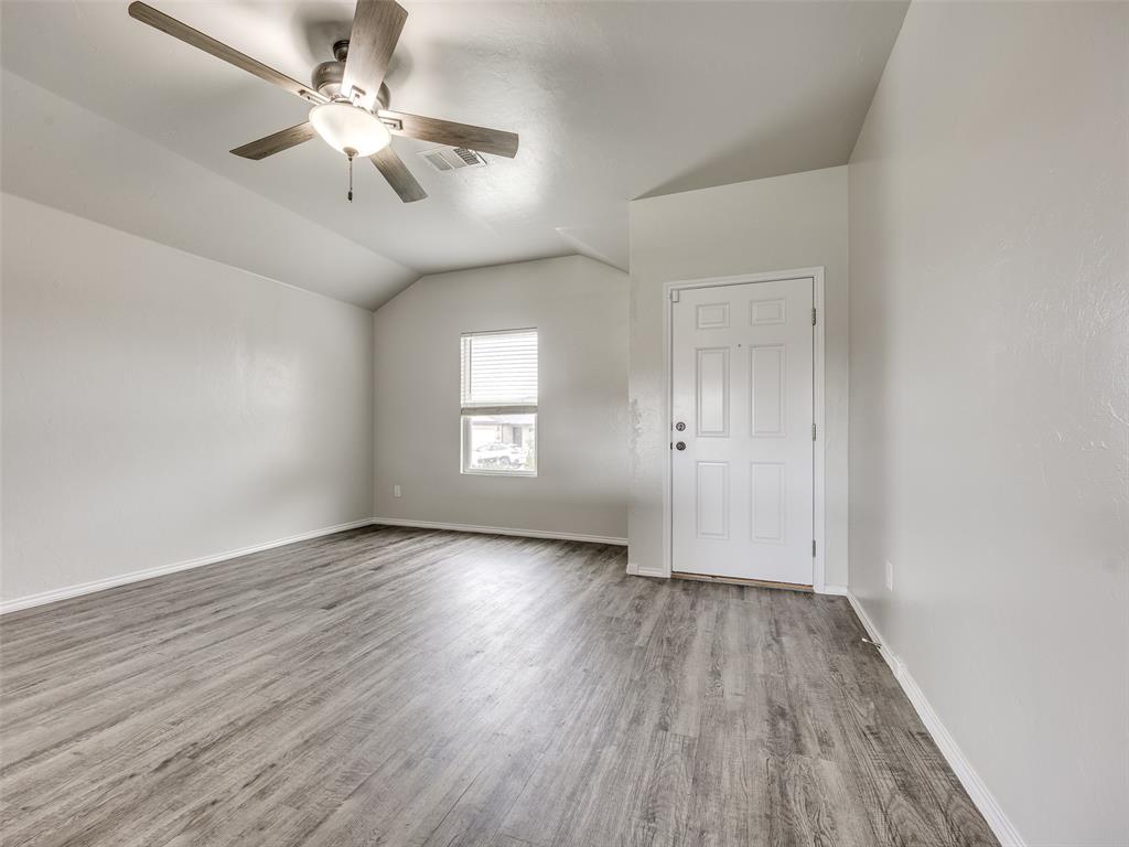 215 Waterside Drive Property Photo 4